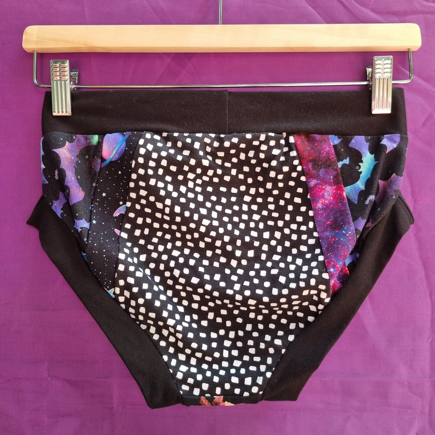 Scrappy Briefs - Medium