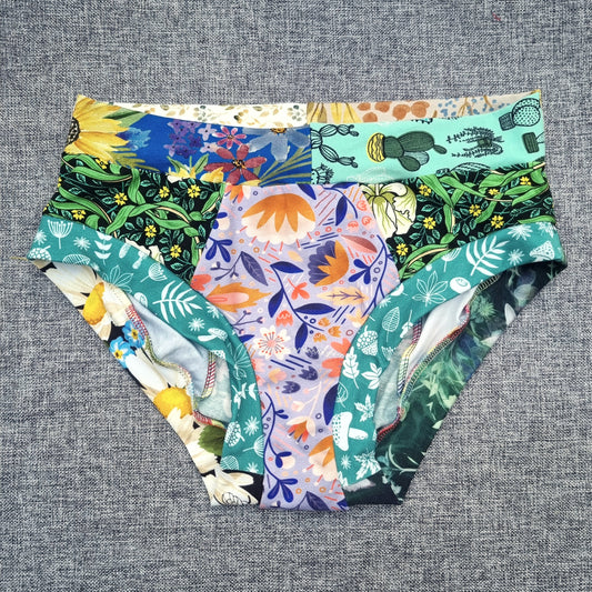 Scrappy Briefs - Medium