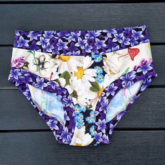 Scrappy Briefs - Flowers - Small