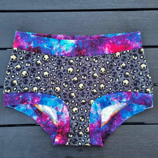 Shorts - Leopard Print Skulls