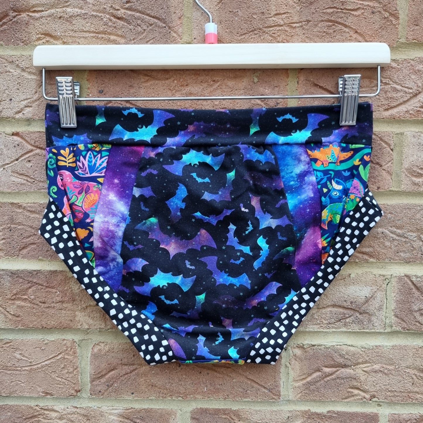 Scrappy Briefs - Medium