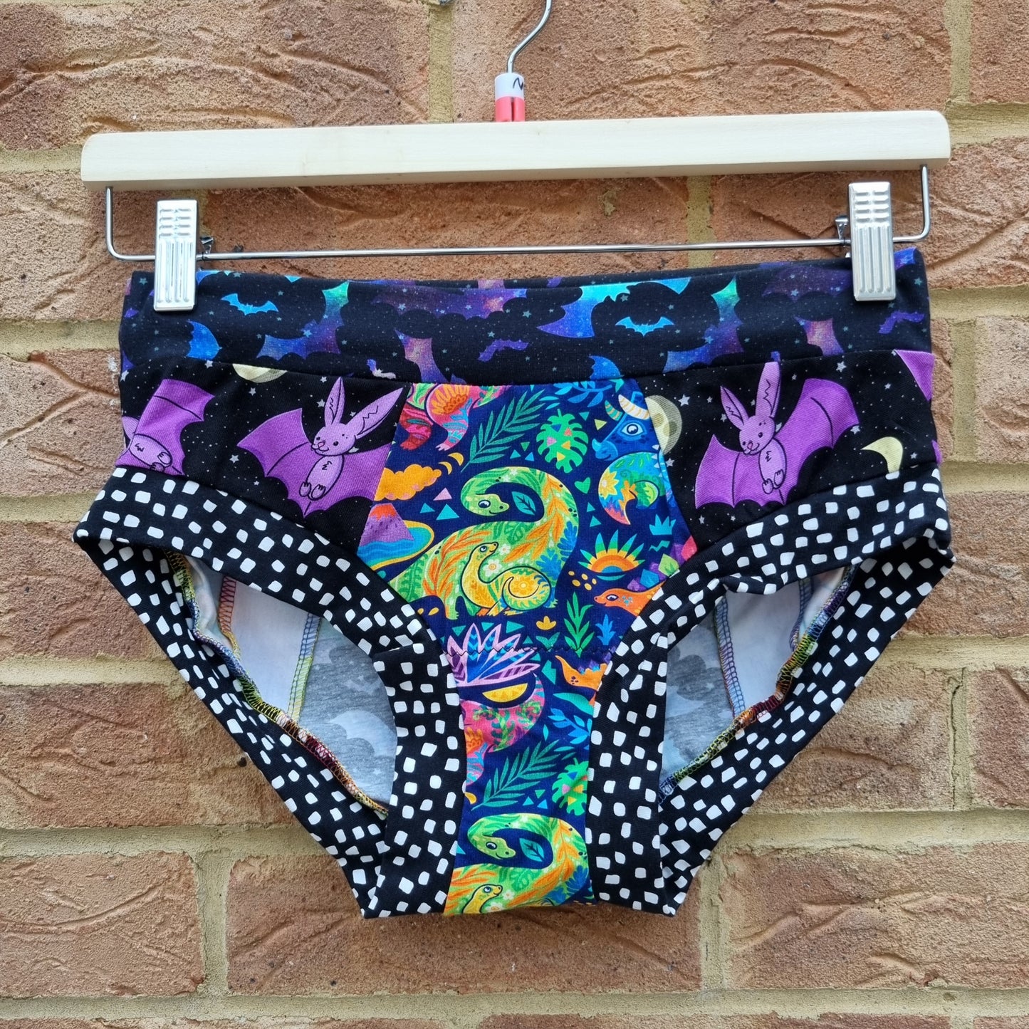 Scrappy Briefs - Medium