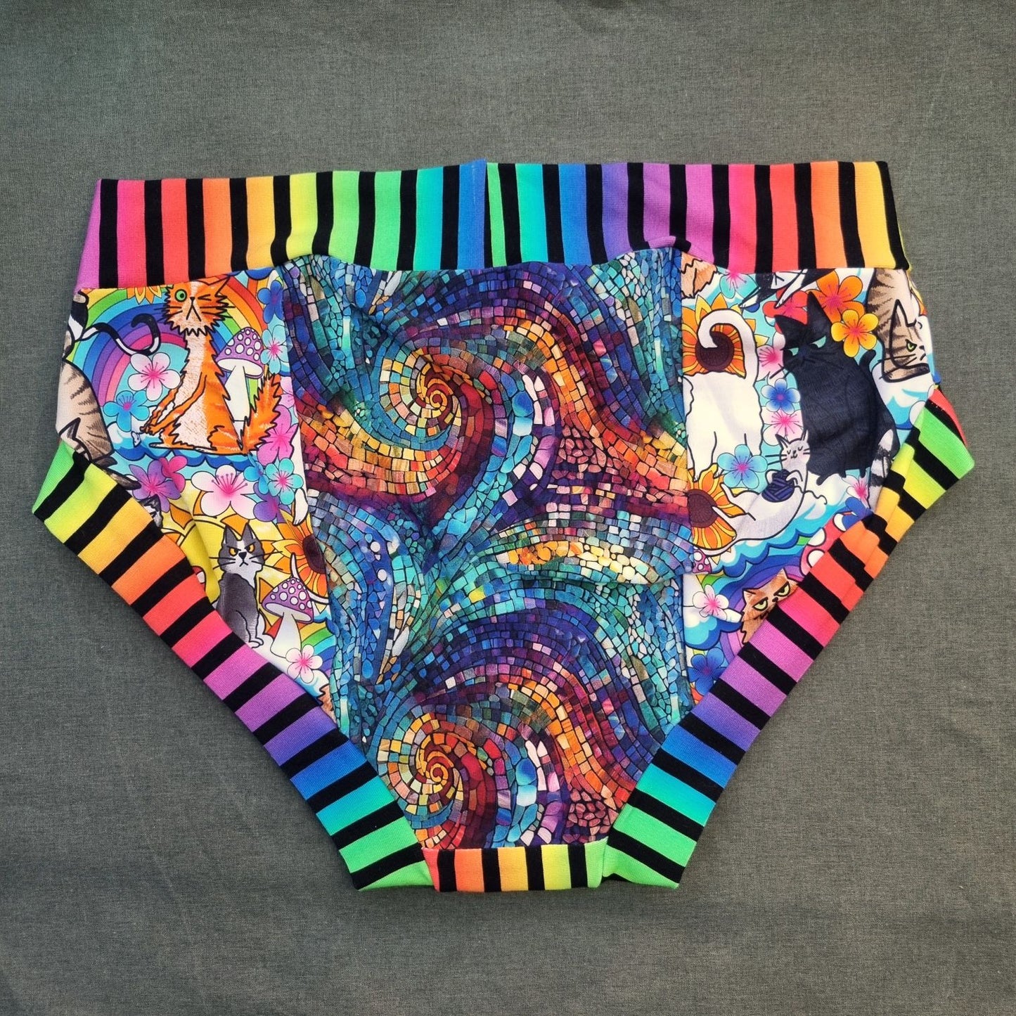 Scrappy Briefs - Medium