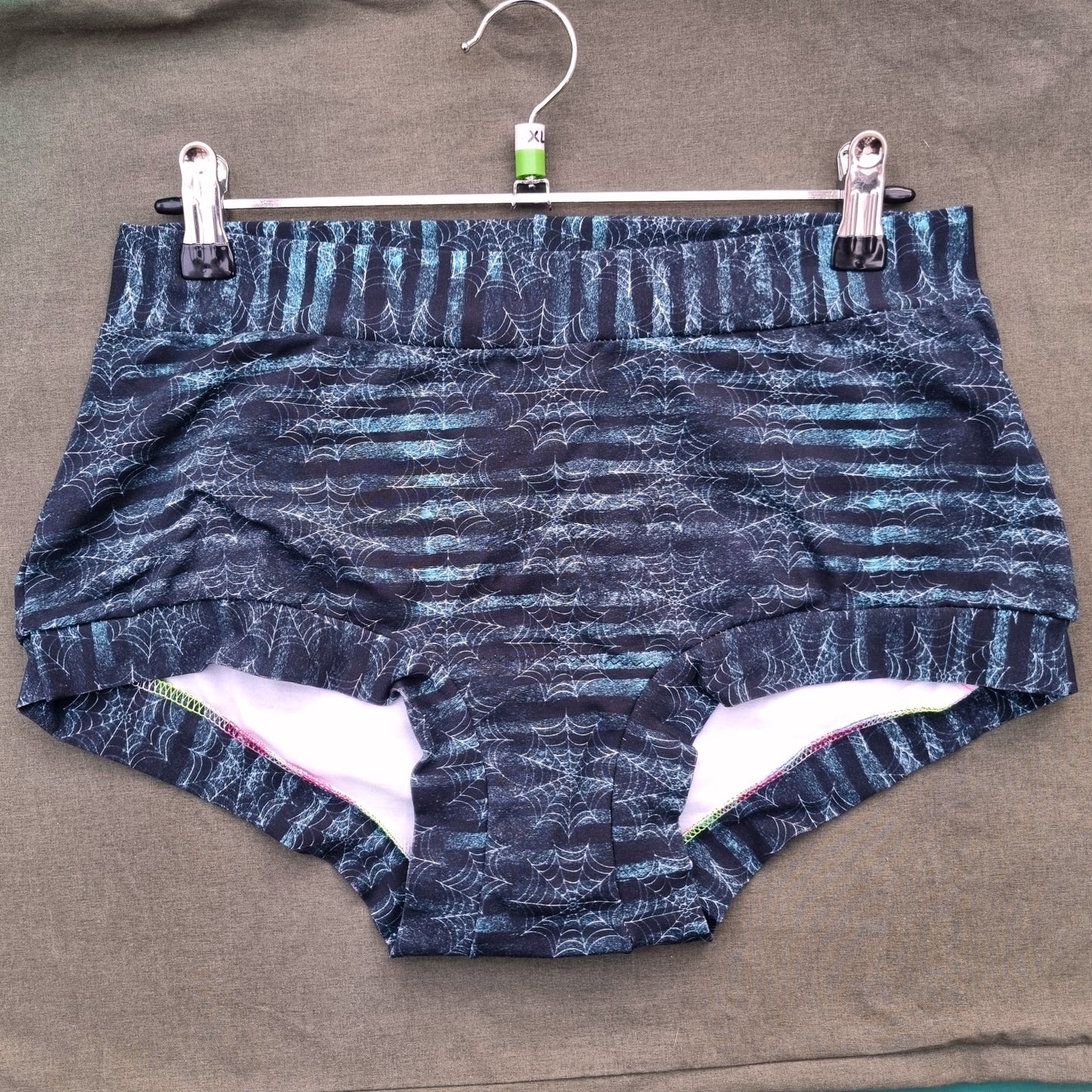 Shorts - Cobweb Stripes