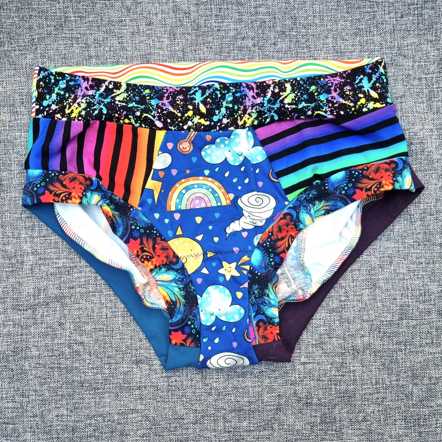 Scrappy Briefs - Medium