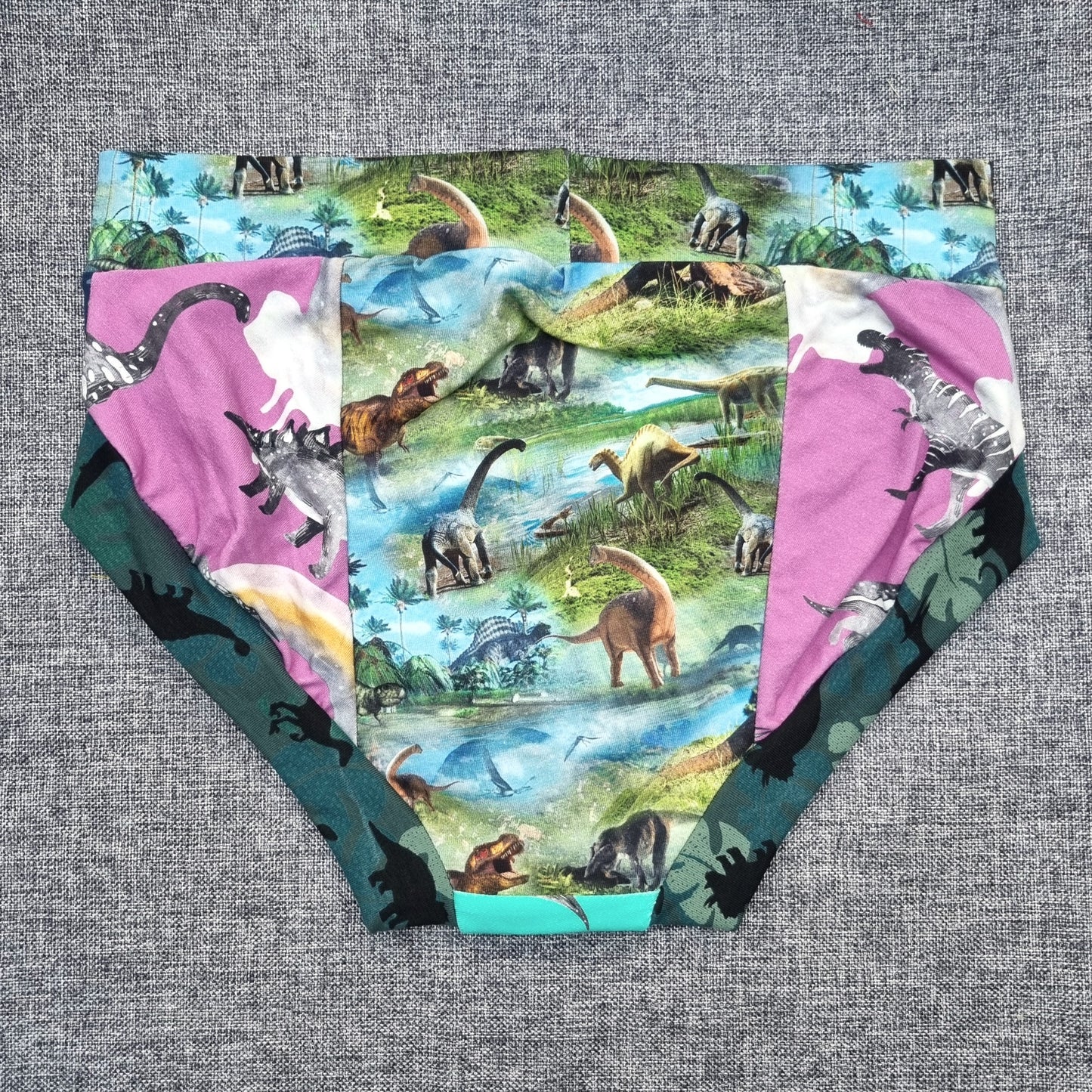 Scrappy Briefs - Medium