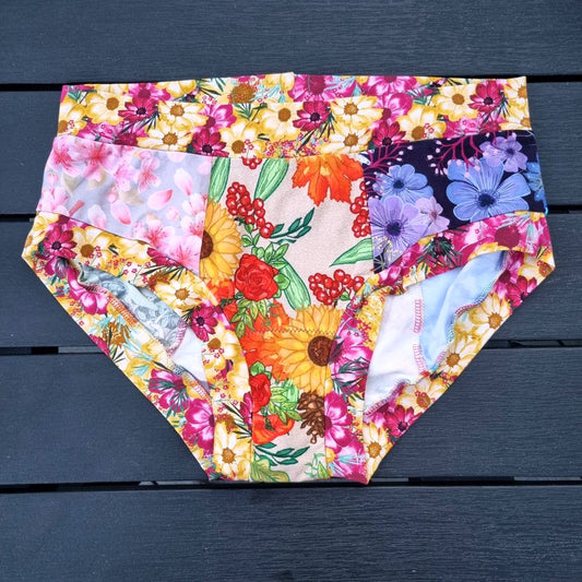 Scrappy Briefs - Flowers - Large