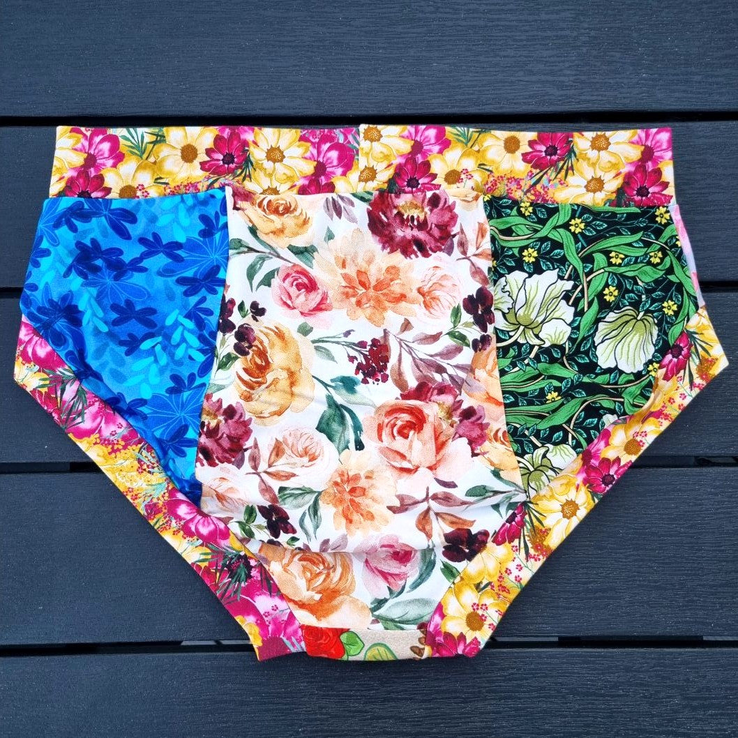 Scrappy Briefs - Flowers - Large