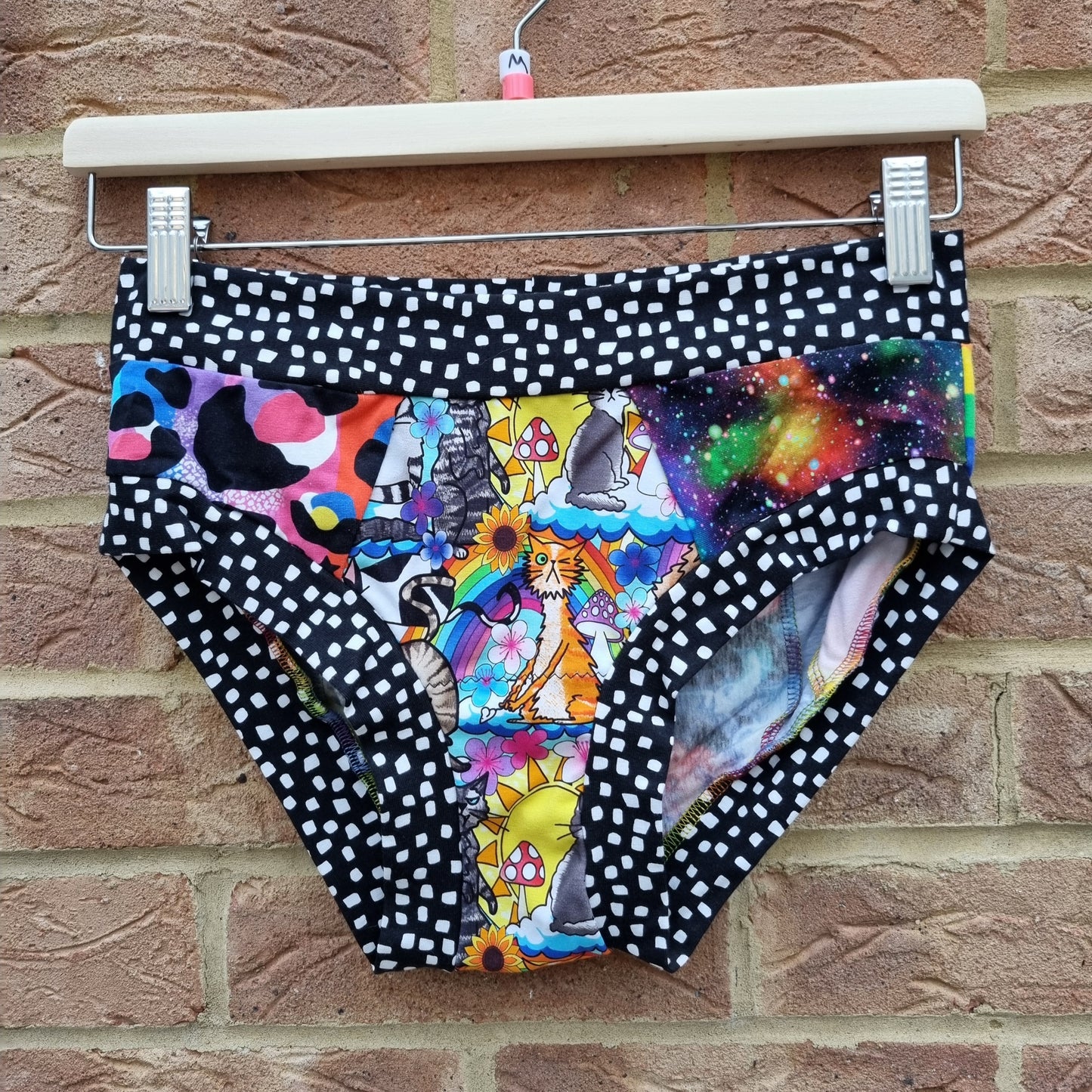 Scrappy Briefs - Medium